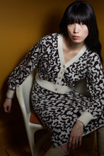 Load image into Gallery viewer, RUMI CARDI | IVORY/ESPRESSO