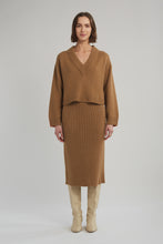 Load image into Gallery viewer, LORA SWEATER | CAMEL/TANGERINE COMBO