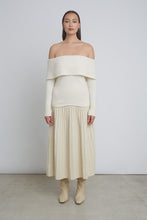 Load image into Gallery viewer, RAYA SWEATER | IVORY
