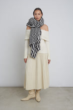 Load image into Gallery viewer, VALI SCARF