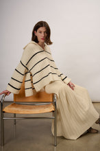 Load image into Gallery viewer, UMA PONCHO | CAMEL
