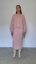 Load and play video in Gallery viewer, VAIDA SWEATER | PASTEL PINK
