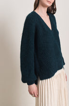 Load image into Gallery viewer, TESS SWEATER | REGAL GREEN
