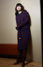 Load image into Gallery viewer, AVA SWEATER | FUCHISA
