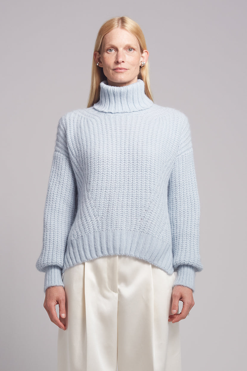 ALI SWEATER | POWDER BLUE