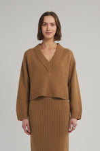 Load image into Gallery viewer, LORA SWEATER | CAMEL/TANGERINE COMBO
