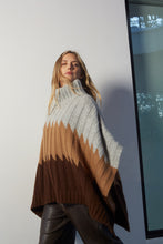 Load image into Gallery viewer, OLIVIA PONCHO
