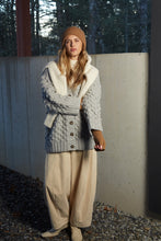 Load image into Gallery viewer, LIAN CARDI | PALE MELANGE GREY
