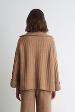 Load image into Gallery viewer, UMA PONCHO | CAMEL
