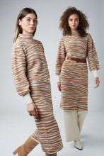 Load image into Gallery viewer, RUMI SWEATER
